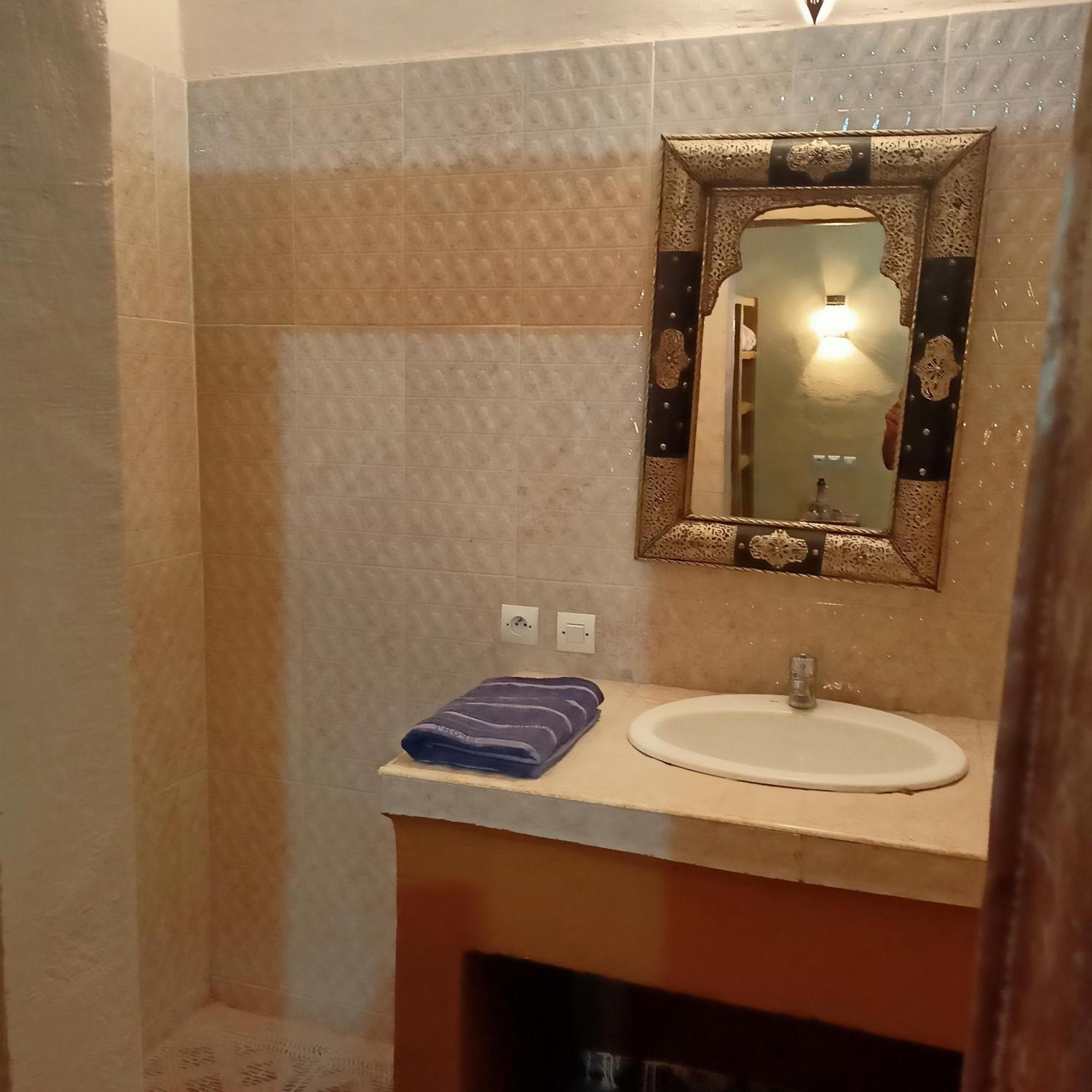 Lescale De Ouarzazate Hotel Tazentoute Bagian luar foto